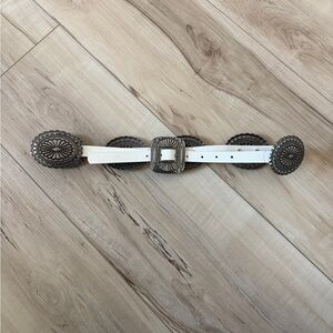 White Belt with Silver Conchos